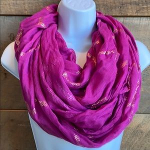 Fushia and gold scarf 🧣